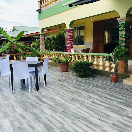 维拉班纳尼尔酒店 Anse Volbert Village 外观 照片